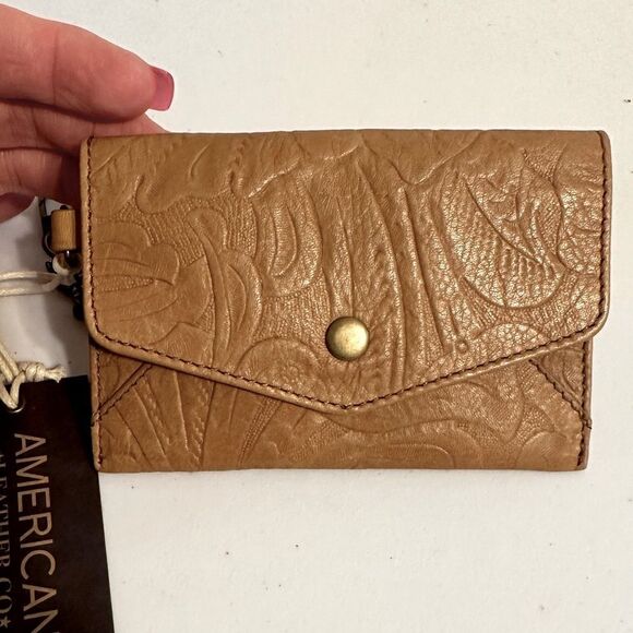 American Leather Co. Monica Coin Purse in Cafe Latte Tooled NWT - Picture 3 of 7